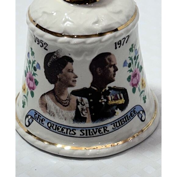 1977 BELL Queen Elizabeth's Silver Jubilee Ceramic England Souvenir - Picture 10 of 11